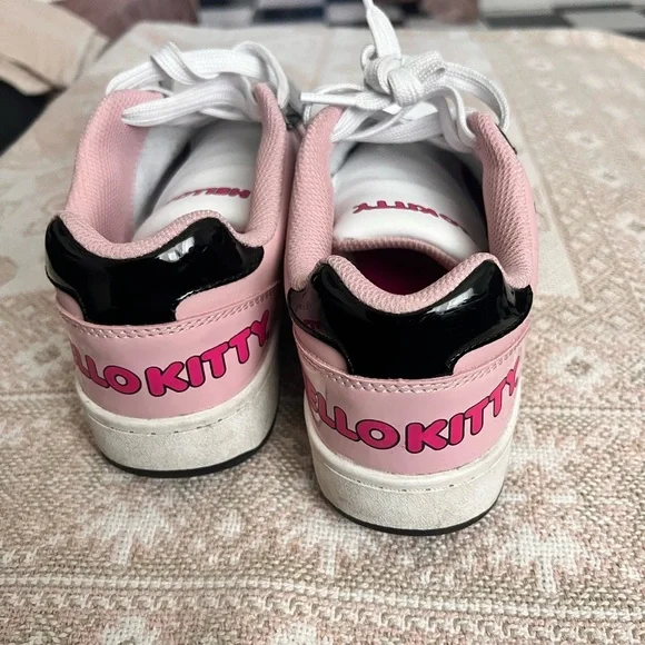 Hello kitty sneakers - Picture 3 of 5